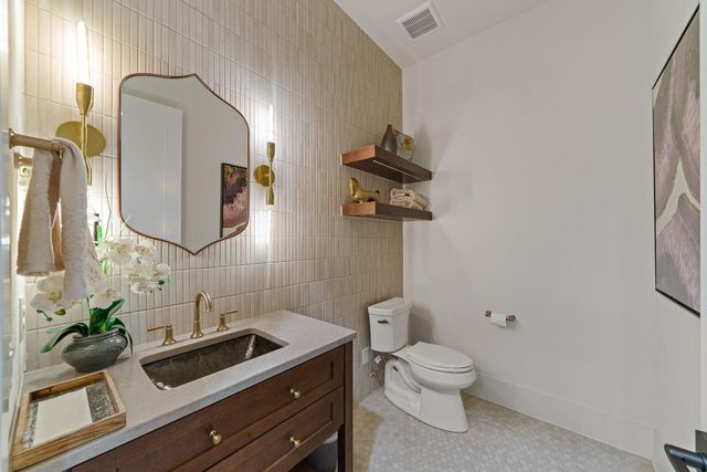 7505 E Us Highway 290, Johnson City, TX 78636