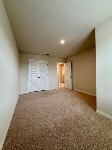 305 Tolo DR, Elgin, TX 78621