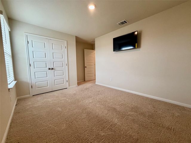 305 Tolo DR, Elgin, TX 78621