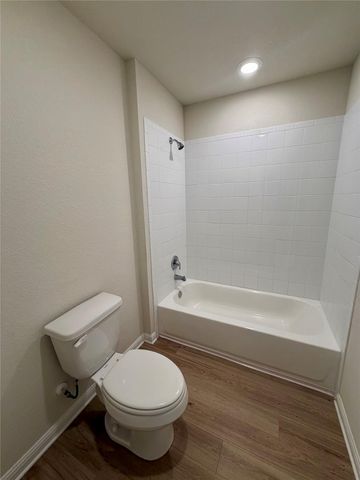 305 Tolo DR, Elgin, TX 78621