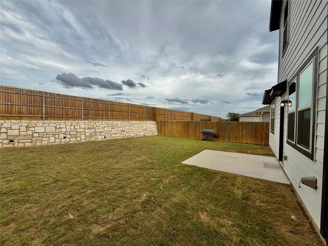 305 Tolo DR, Elgin, TX 78621