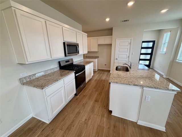305 Tolo DR, Elgin, TX 78621