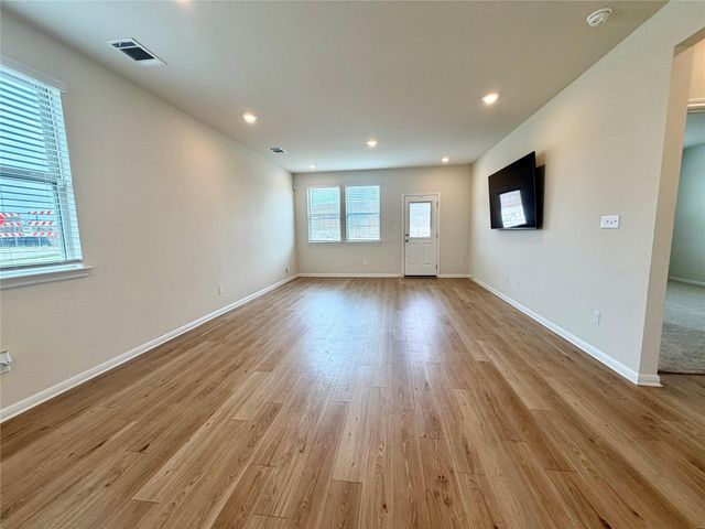 305 Tolo DR, Elgin, TX 78621