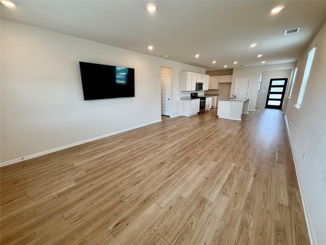 305 Tolo DR, Elgin, TX 78621
