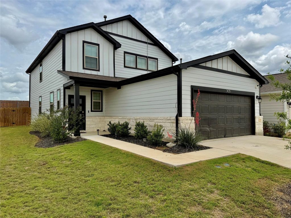 305 Tolo DR, Elgin, TX 78621