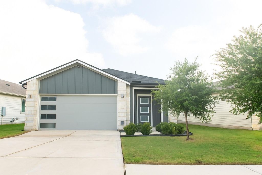 324 Millbrook BLVD, San Marcos, TX 78666