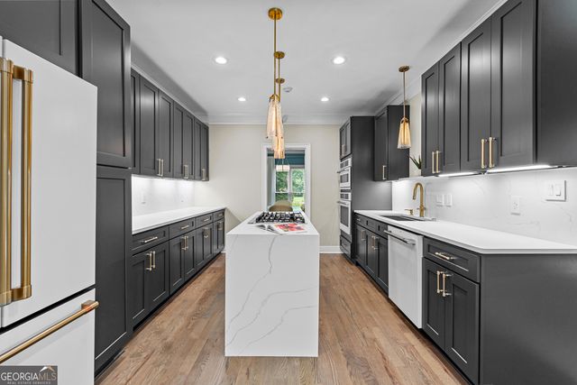 230 Camelot Drive, Fayetteville, GA 30214