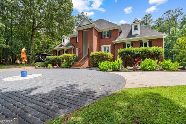 230 Camelot Drive, Fayetteville, GA 30214