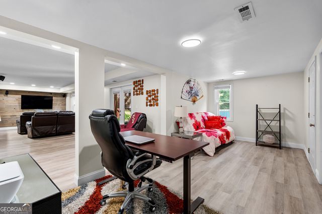 230 Camelot Drive, Fayetteville, GA 30214