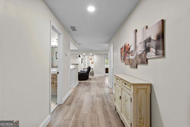 230 Camelot Drive, Fayetteville, GA 30214