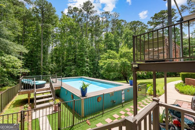 230 Camelot Drive, Fayetteville, GA 30214