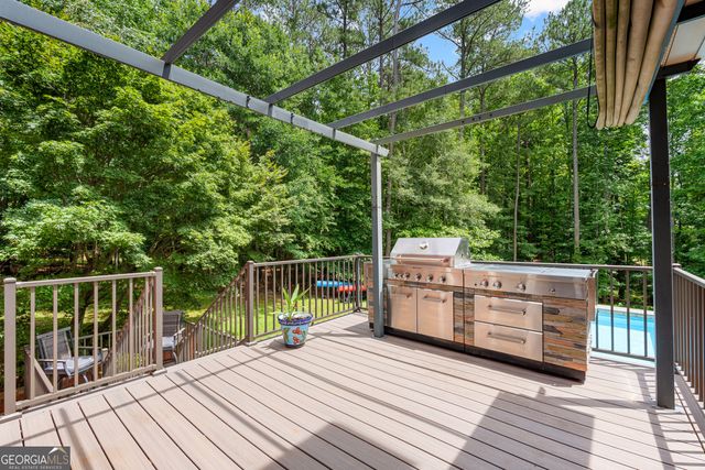230 Camelot Drive, Fayetteville, GA 30214
