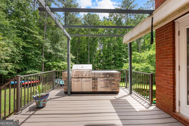 230 Camelot Drive, Fayetteville, GA 30214