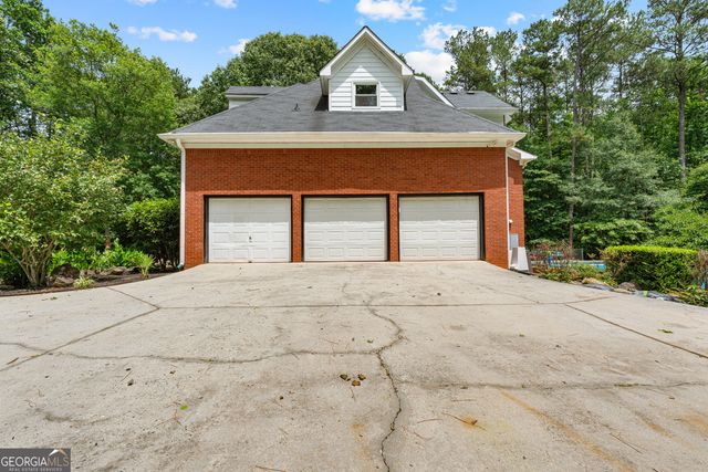 230 Camelot Drive, Fayetteville, GA 30214
