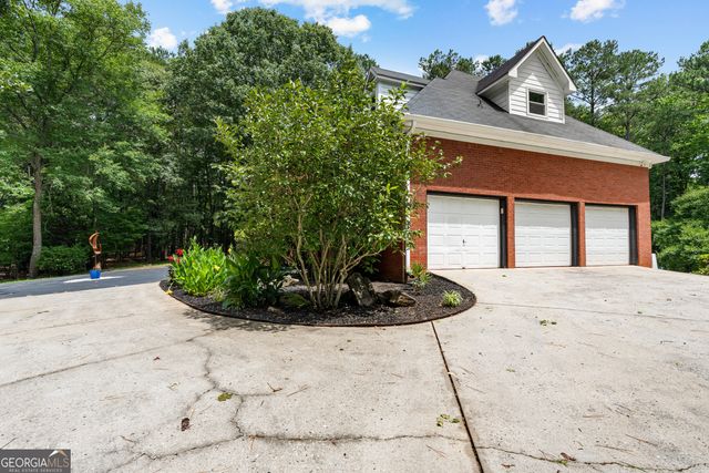 230 Camelot Drive, Fayetteville, GA 30214