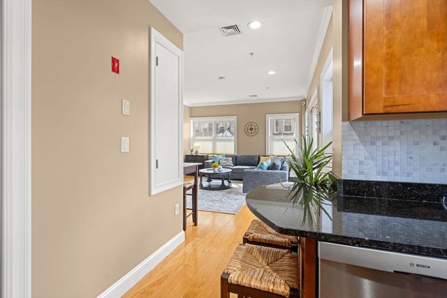 126 Jersey St 201, Boston, MA 02215