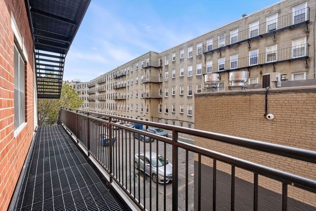 126 Jersey St 201, Boston, MA 02215