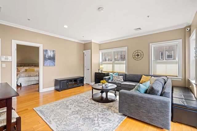 126 Jersey St 201, Boston, MA 02215