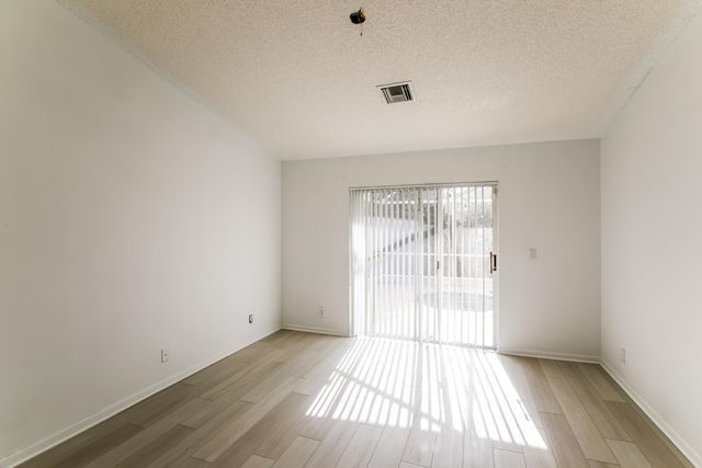 5491 NW 40th Terrace, Coconut Creek, FL 33073