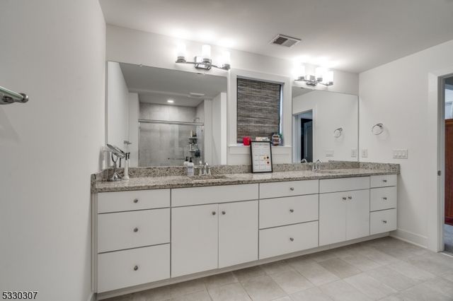 5 E Hartwick Dr, Montgomery Twp., NJ 08558