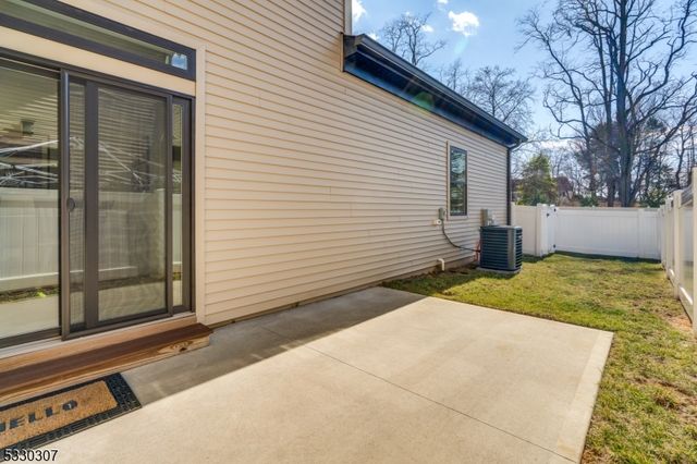 5 E Hartwick Dr, Montgomery Twp., NJ 08558