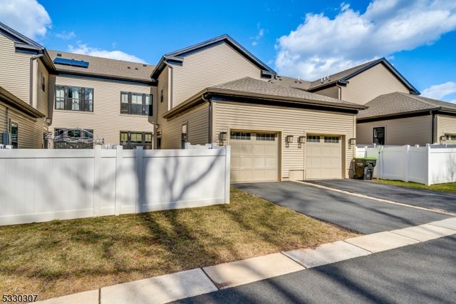 5 E Hartwick Dr, Montgomery Twp., NJ 08558