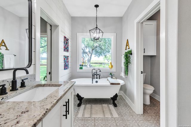 1026 timbercrest, Pleasanton, TX 78064