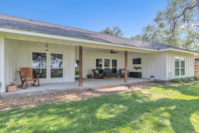 1026 timbercrest, Pleasanton, TX 78064