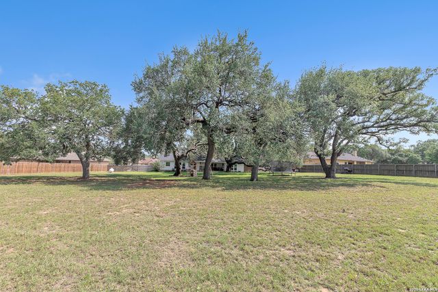 1026 timbercrest, Pleasanton, TX 78064