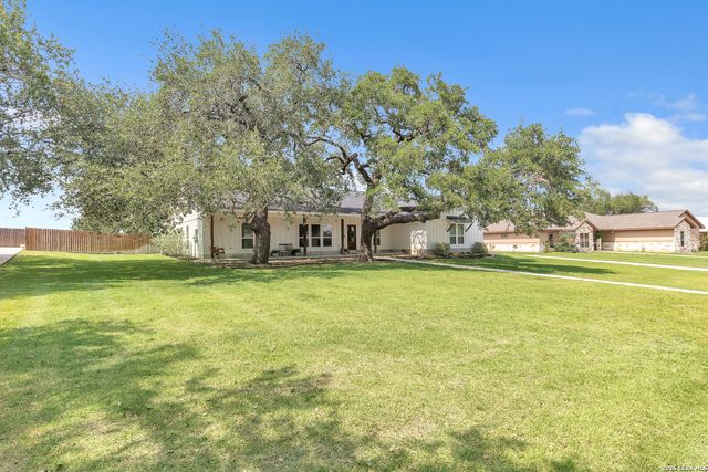 1026 timbercrest, Pleasanton, TX 78064