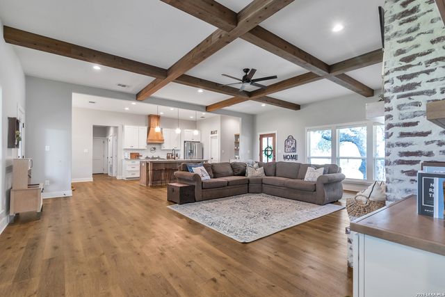 1026 timbercrest, Pleasanton, TX 78064