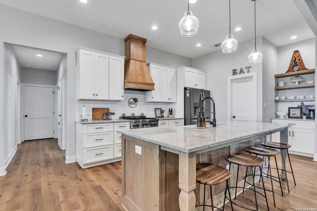 1026 timbercrest, Pleasanton, TX 78064