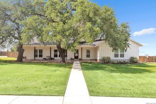 1026 timbercrest, Pleasanton, TX 78064