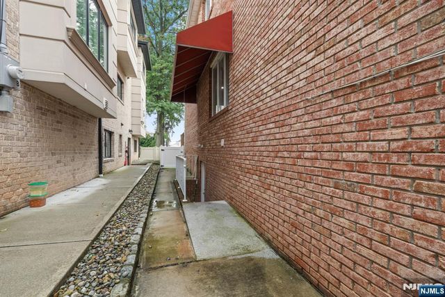 36 W Central Boulevard A, Palisades Park, NJ 07650