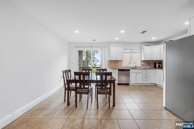 36 W Central Boulevard A, Palisades Park, NJ 07650