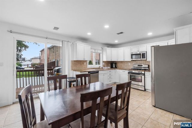 36 W Central Boulevard A, Palisades Park, NJ 07650