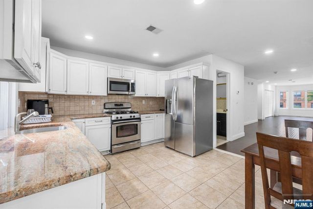 36 W Central Boulevard A, Palisades Park, NJ 07650