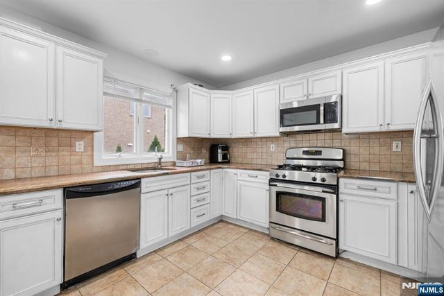 36 W Central Boulevard A, Palisades Park, NJ 07650