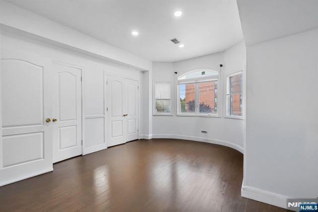 36 W Central Boulevard A, Palisades Park, NJ 07650