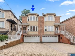 36 W Central Boulevard A, Palisades Park, NJ 07650