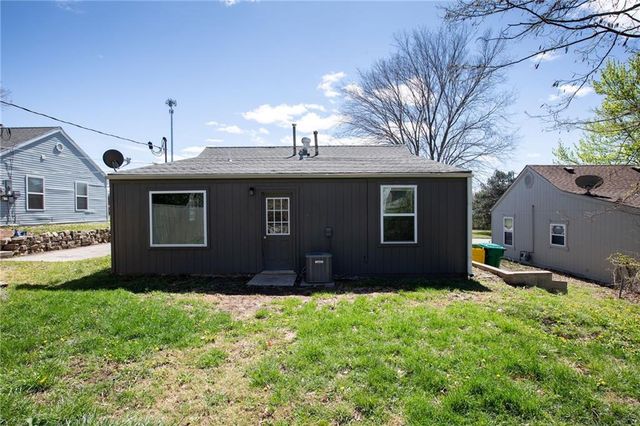 4714 Shawnee Drive, Kansas City, KS 66106