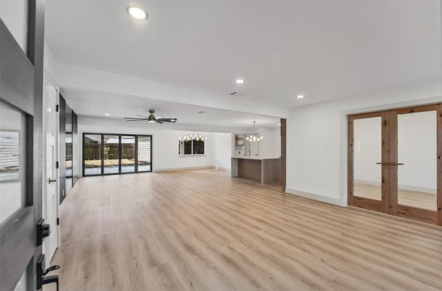 2807 Shadowdale Drive, Houston, TX 77043