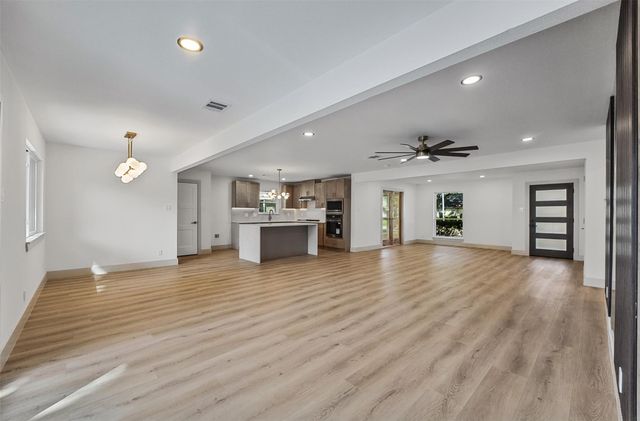 2807 Shadowdale Drive, Houston, TX 77043