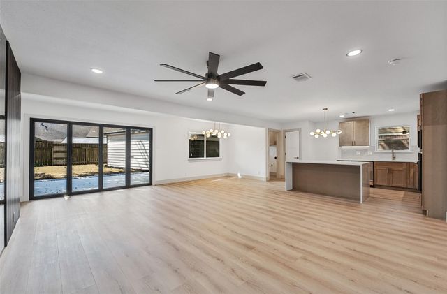 2807 Shadowdale Drive, Houston, TX 77043