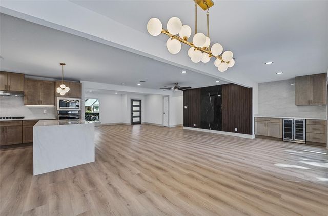 2807 Shadowdale Drive, Houston, TX 77043