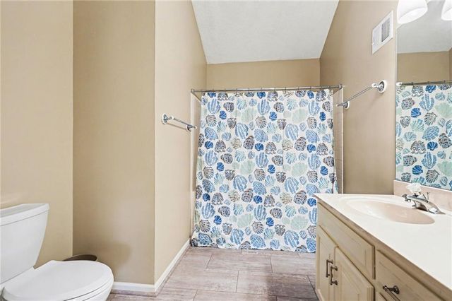 11712 Hardy Street, Overland Park, KS 66210