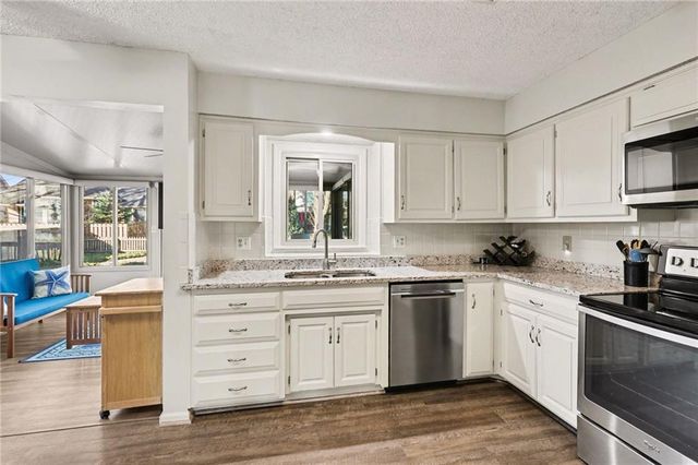 11712 Hardy Street, Overland Park, KS 66210