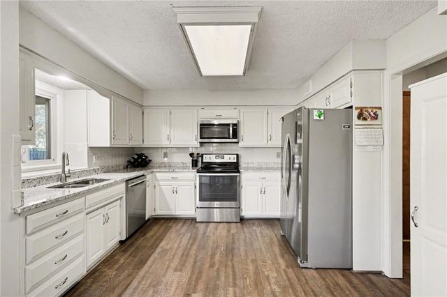 11712 Hardy Street, Overland Park, KS 66210