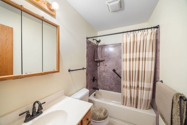 1621 Ash Avenue, Woodstock, IL 60098
