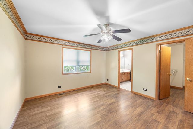 1621 Ash Avenue, Woodstock, IL 60098